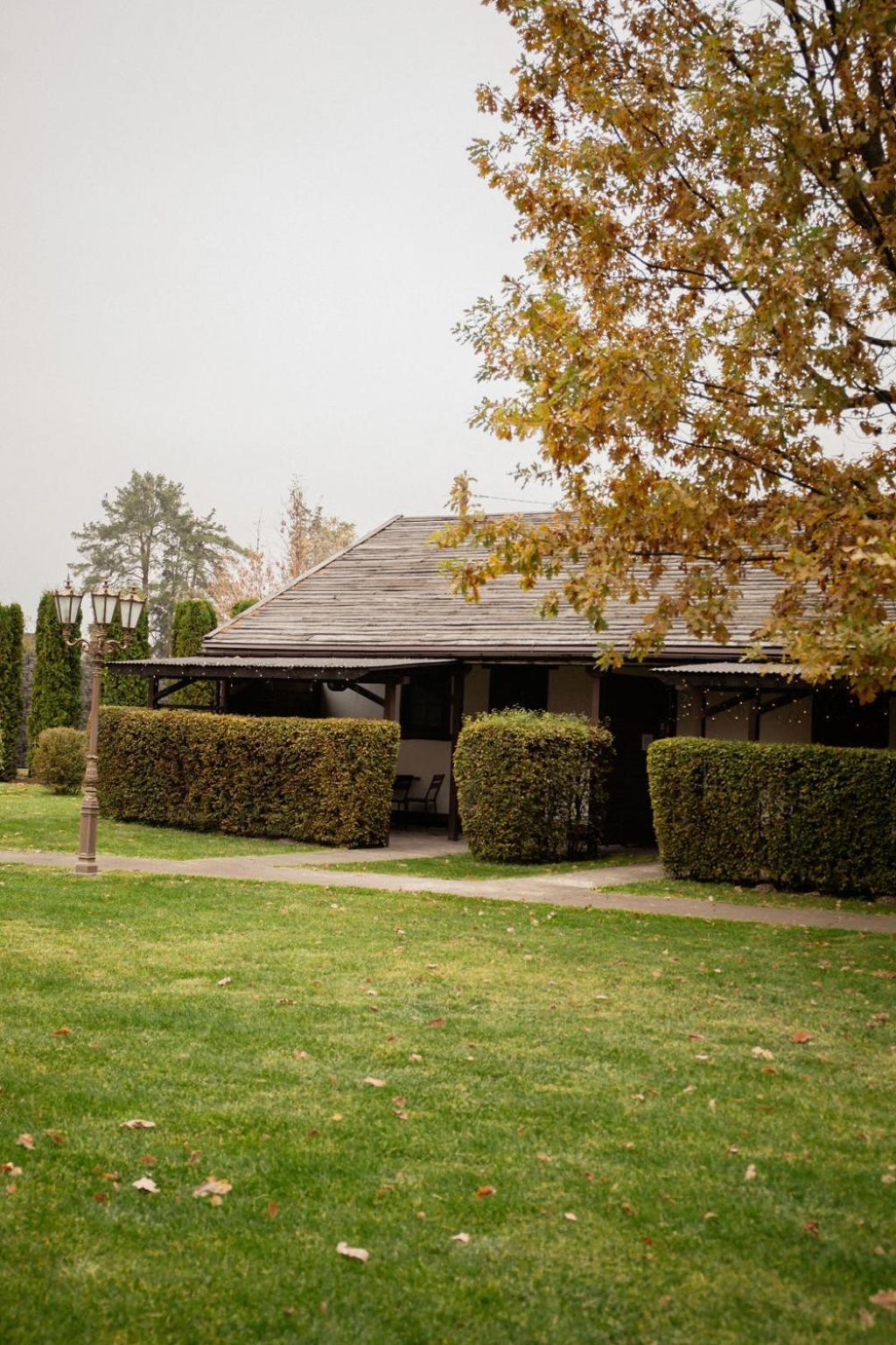 Veselyj Zajets Hotel Pirnove